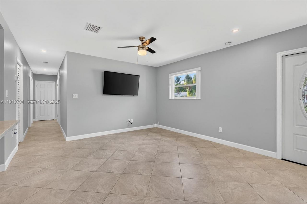 6255 SW 62nd Ct, South Miami, FL 33143 Photo