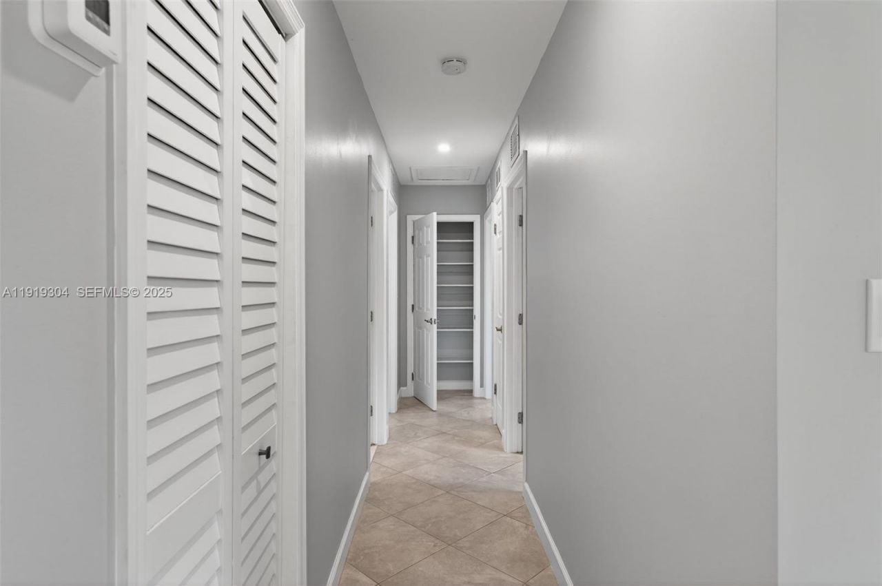 6255 SW 62nd Ct, South Miami, FL 33143 Photo