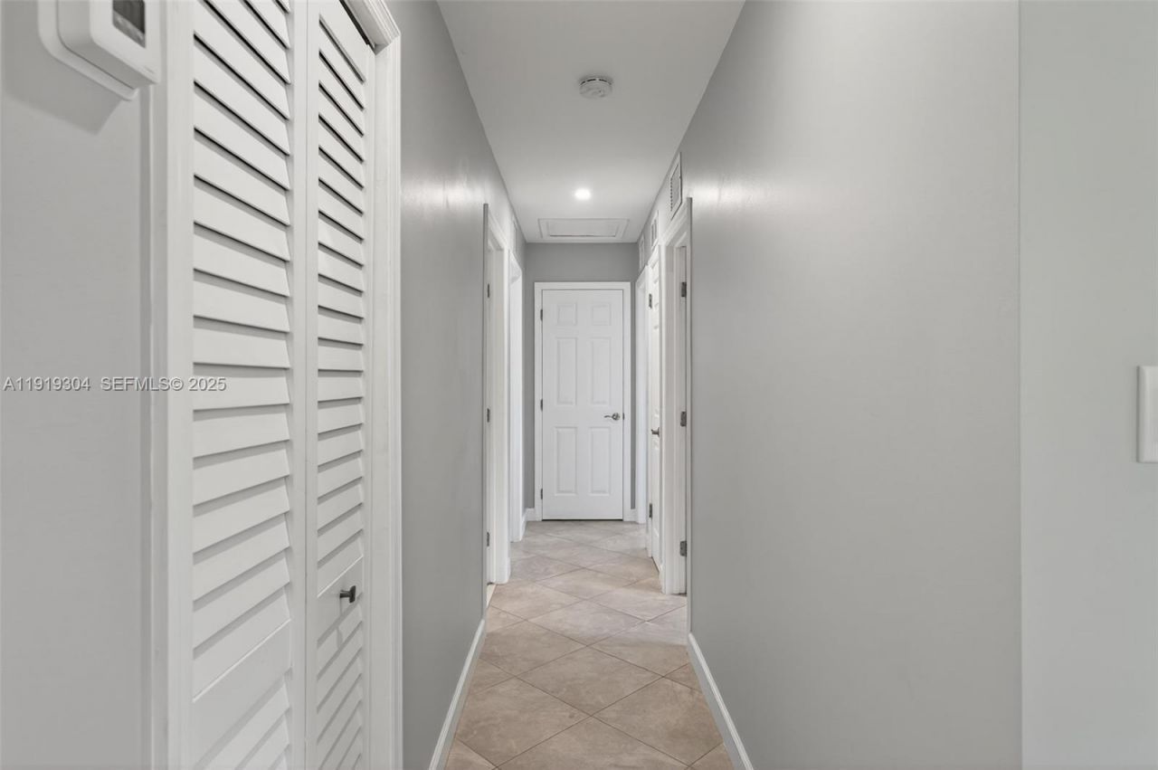 6255 SW 62nd Ct, South Miami, FL 33143 Photo