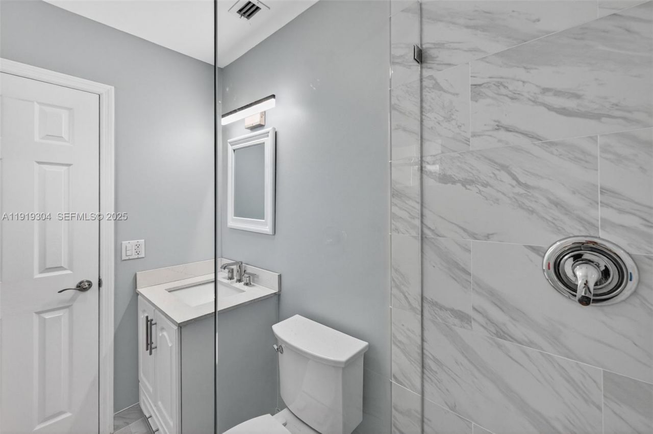 6255 SW 62nd Ct, South Miami, FL 33143 Photo