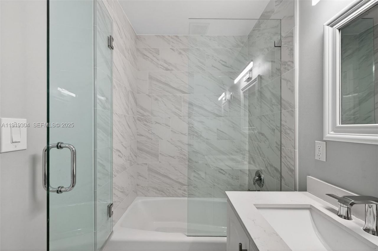 6255 SW 62nd Ct, South Miami, FL 33143 Photo