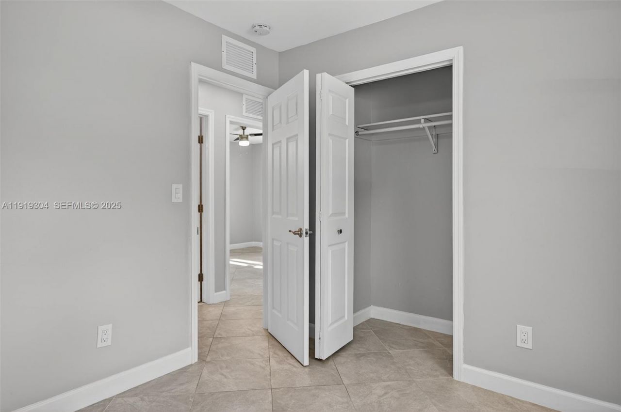 6255 SW 62nd Ct, South Miami, FL 33143 Photo