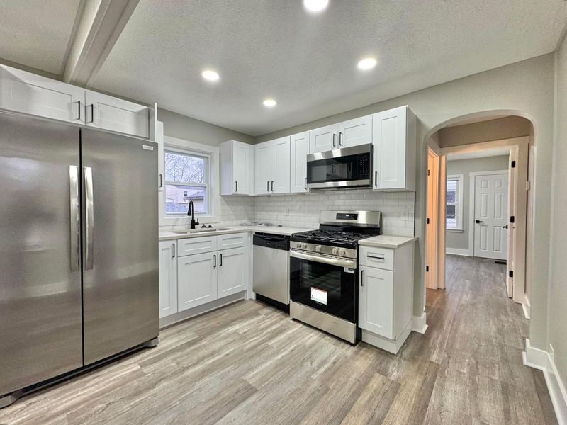 894 Binns Boulevard, Columbus, OH 43204 Photo 12