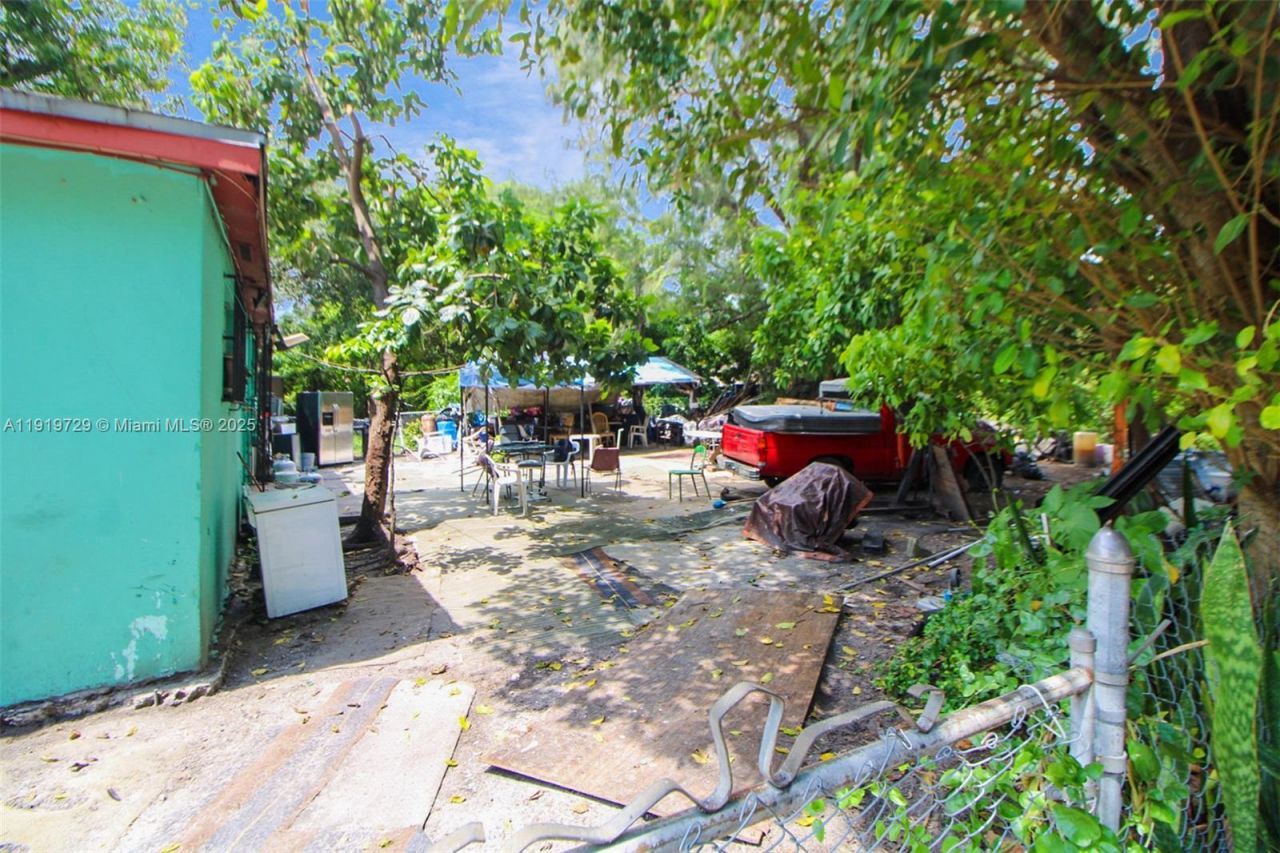 105 NW 58th St, Miami, FL 33127 Photo