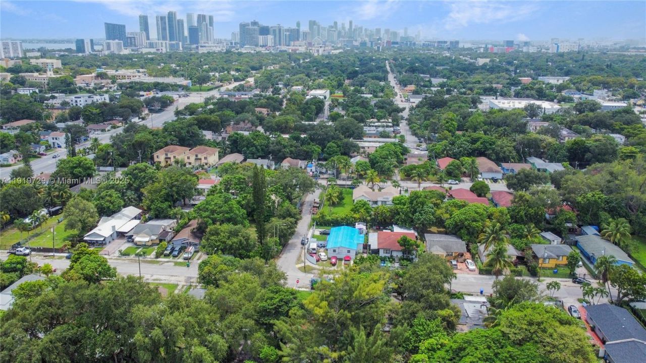 105 NW 58th St, Miami, FL 33127 Photo