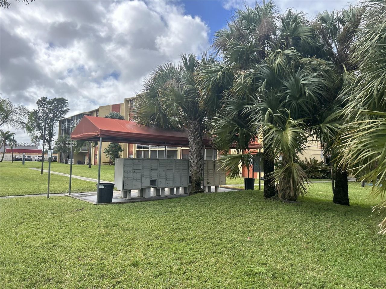 3600 NW 21st St, Unit 101, Lauderdale Lakes, FL 33311 Photo