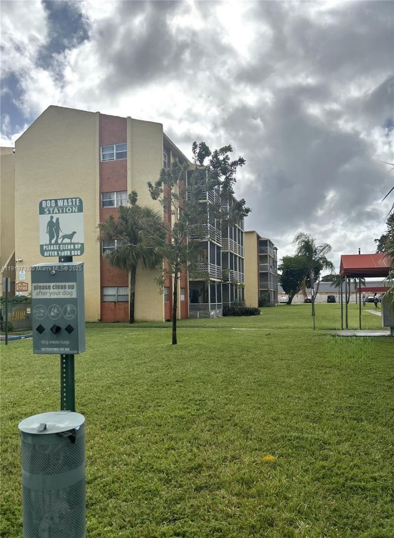 3600 NW 21st St, Unit 101, Lauderdale Lakes, FL 33311 Photo
