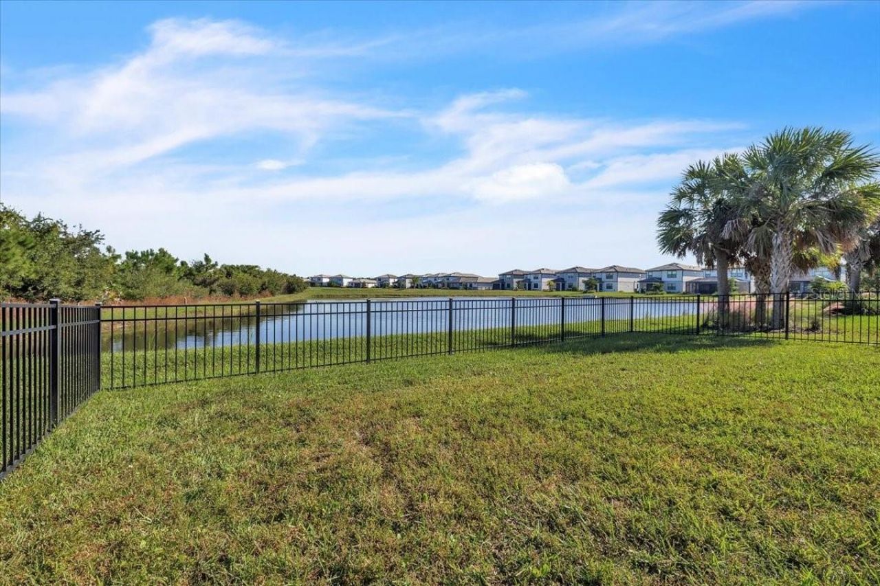 16317 Pine Mist Drive, Lakewood Ranch, FL 34211 Photo