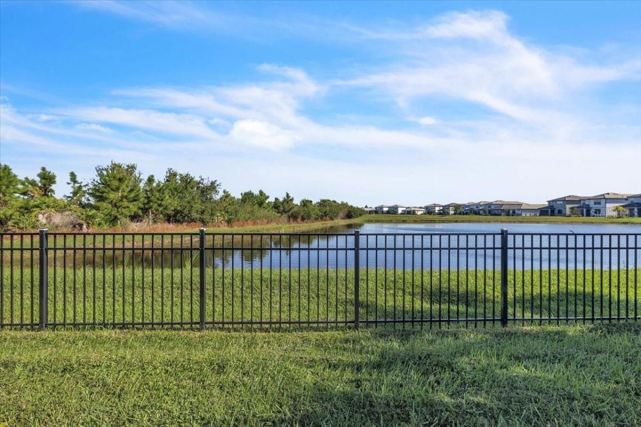 16317 Pine Mist Drive, Lakewood Ranch, FL 34211 Photo