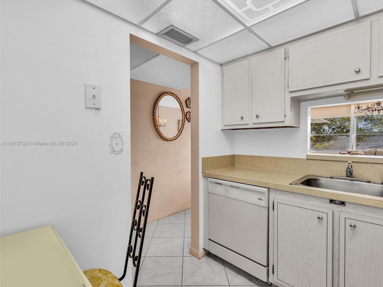 5102 NW 36th St, Unit 607, Lauderdale Lakes, FL 33319 Photo