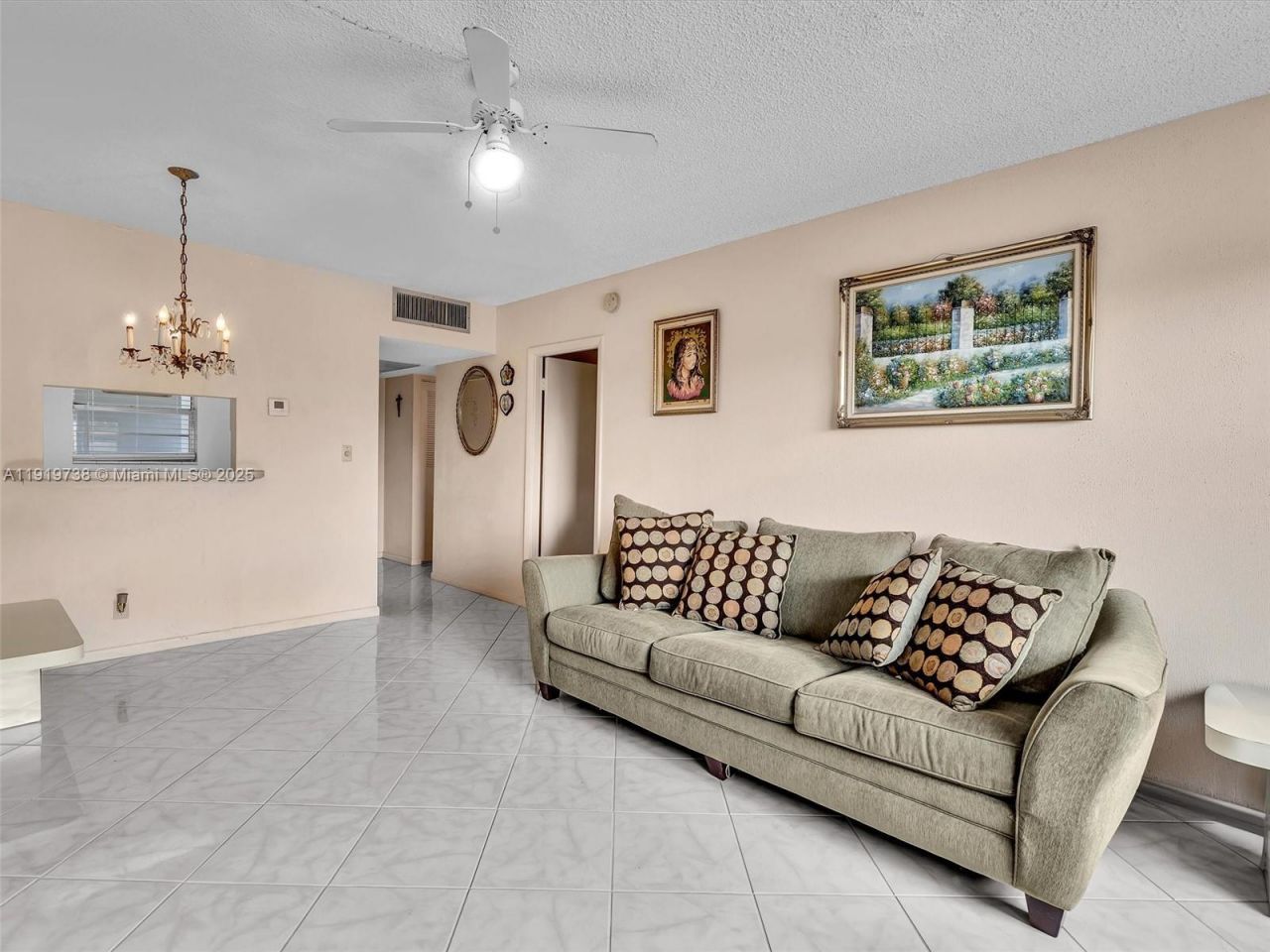 5102 NW 36th St, Unit 607, Lauderdale Lakes, FL 33319 Photo