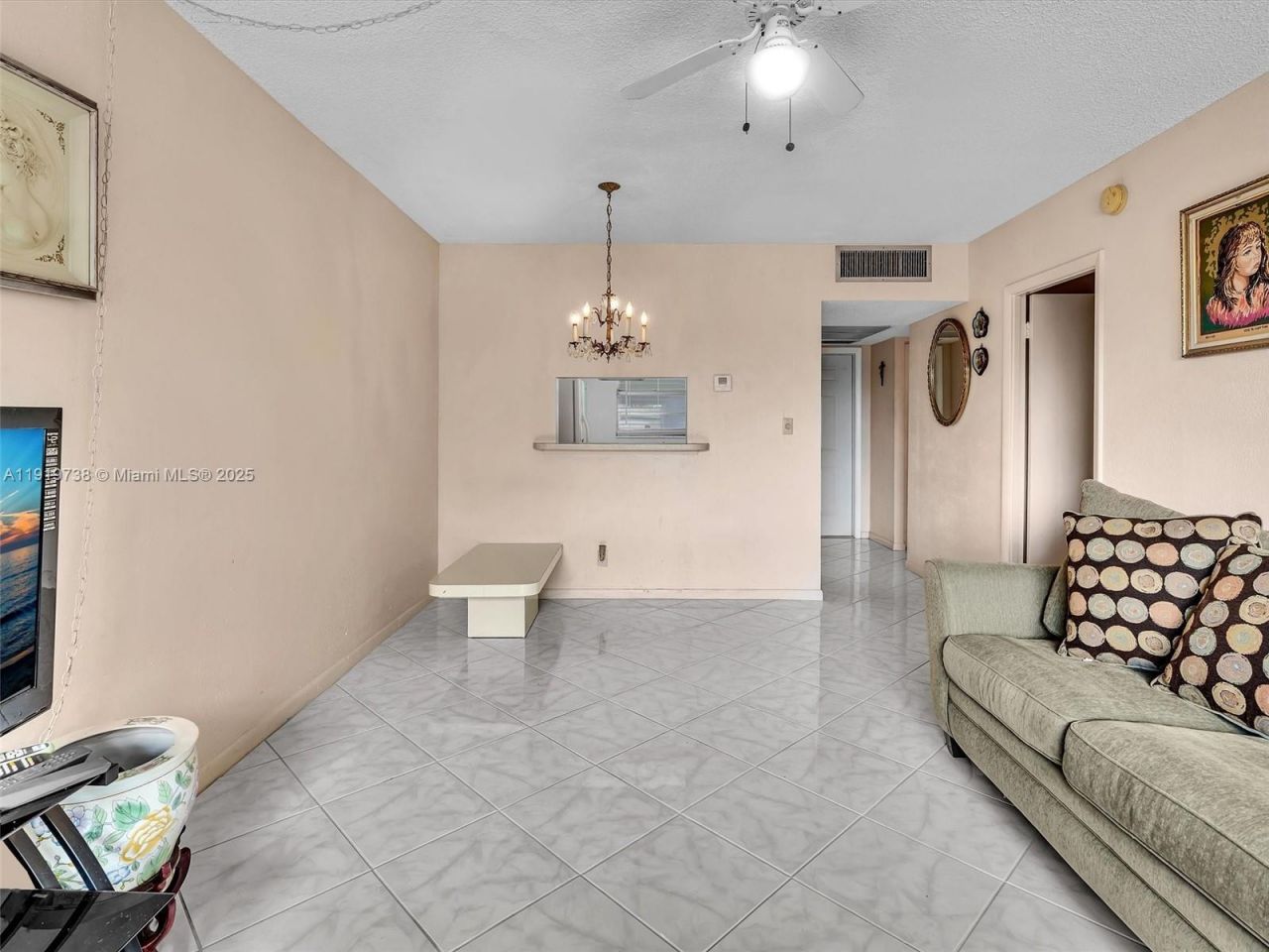 5102 NW 36th St, Unit 607, Lauderdale Lakes, FL 33319 Photo