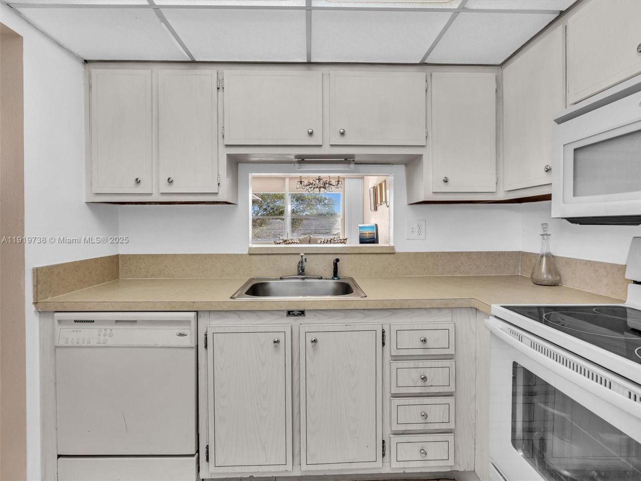 5102 NW 36th St, Unit 607, Lauderdale Lakes, FL 33319 Photo