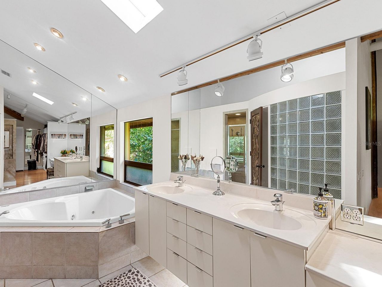 2613 Temple Street, Sarasota, FL 34239 Photo