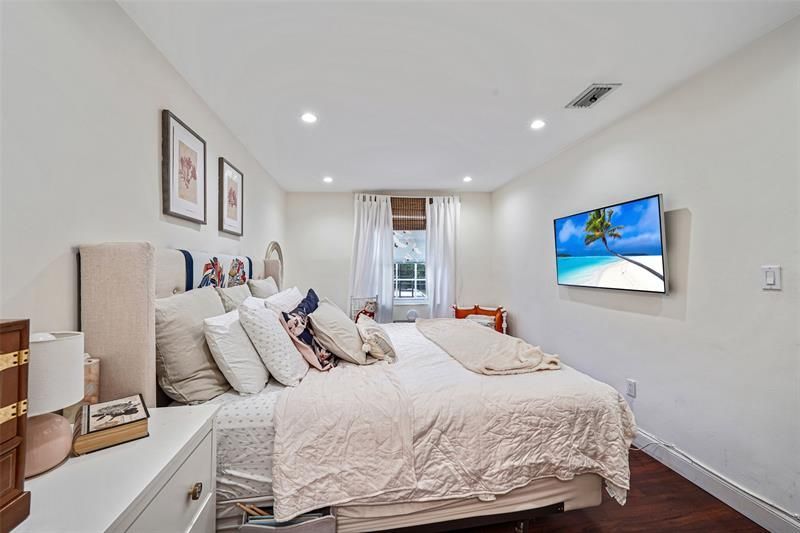 500 NW 120th Street, Miami, FL 33168 Photo