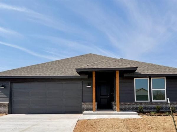 4624 Lincoln Landing, Harrah, OK 73045