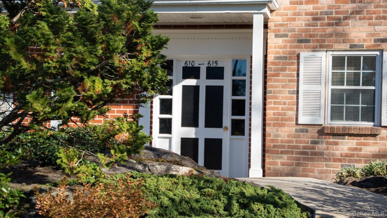 614 Woodland Hills Road, White Plains, NY 10603 Main Photo