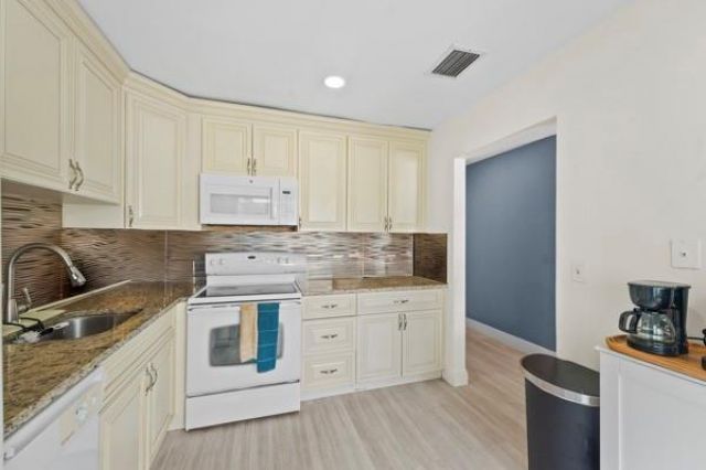 9302 SW 5th Street, Unit B, Boca Raton, FL 33428 Photo