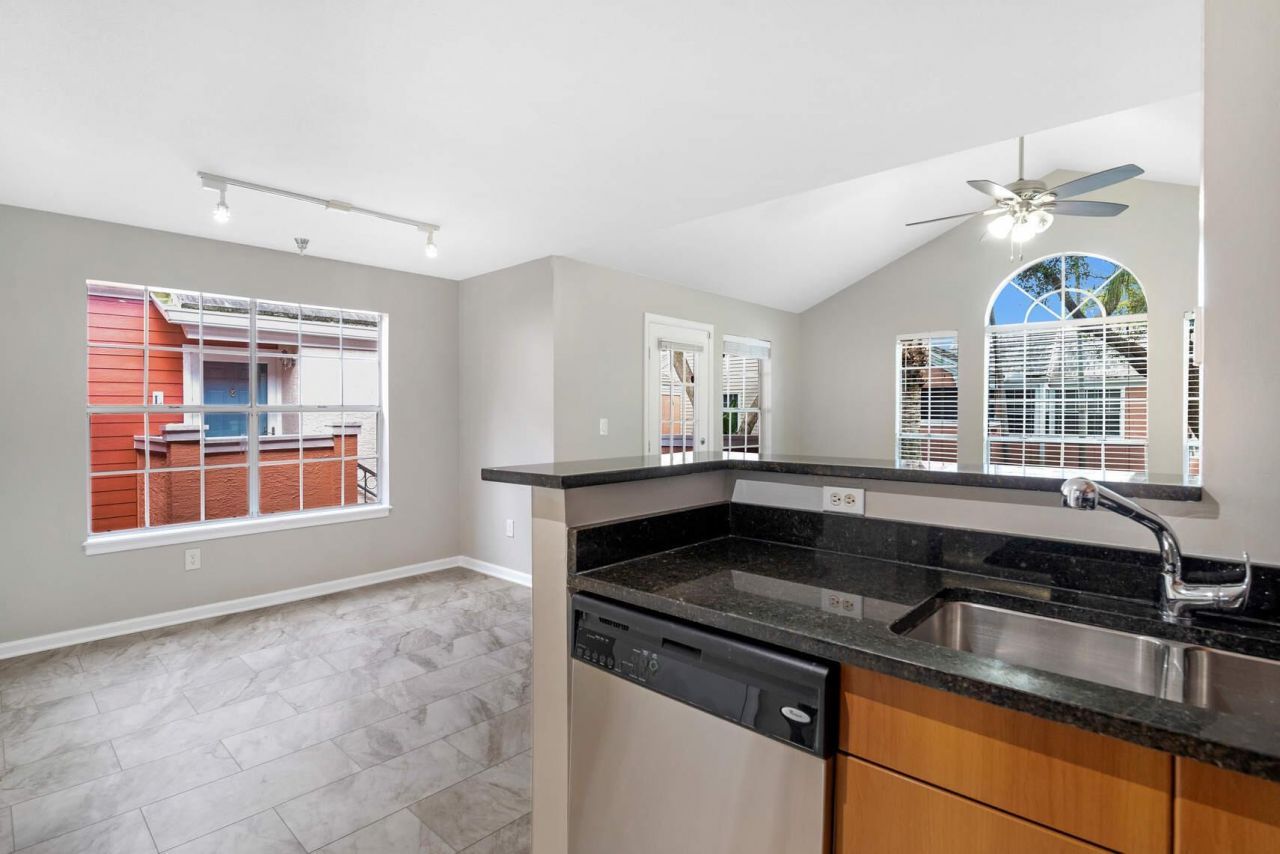 1055 Crystal Way, Unit J, Delray Beach, FL 33444 Photo