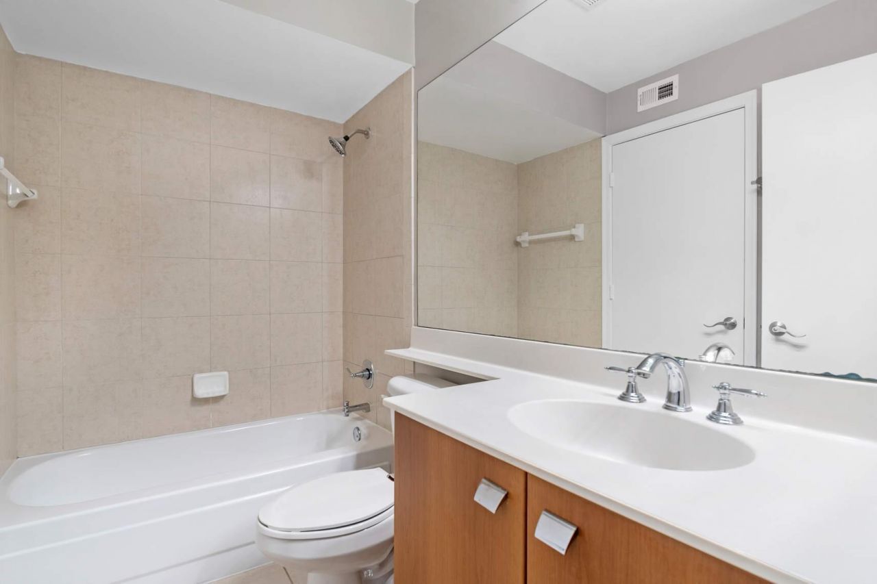 1055 Crystal Way, Unit J, Delray Beach, FL 33444 Photo