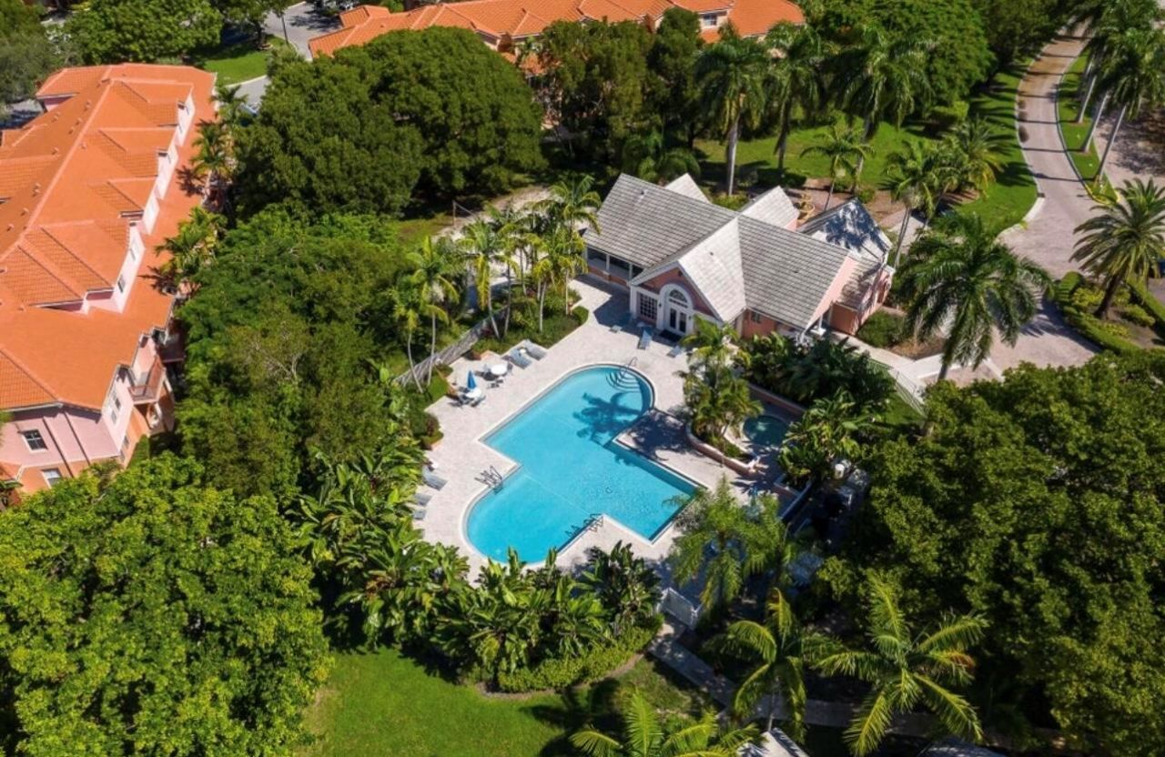 1055 Crystal Way, Unit J, Delray Beach, FL 33444 Photo