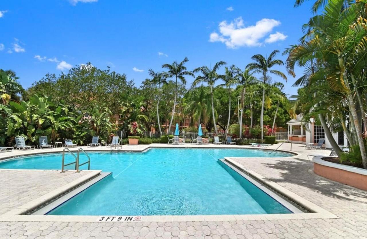 1055 Crystal Way, Unit J, Delray Beach, FL 33444 Photo