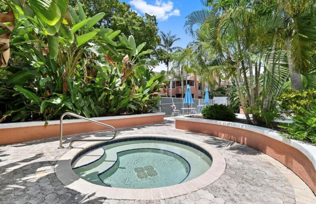 1055 Crystal Way, Unit J, Delray Beach, FL 33444 Photo