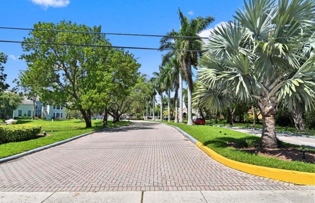 1055 Crystal Way, Unit J, Delray Beach, FL 33444 Photo