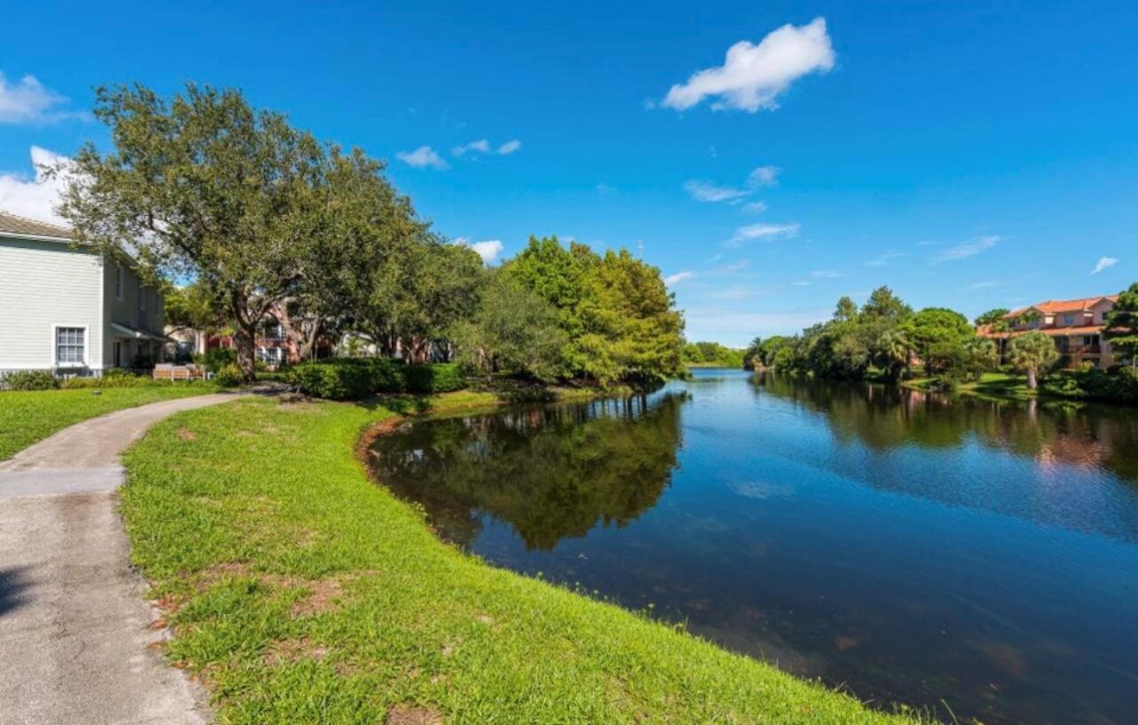 1055 Crystal Way, Unit J, Delray Beach, FL 33444 Photo