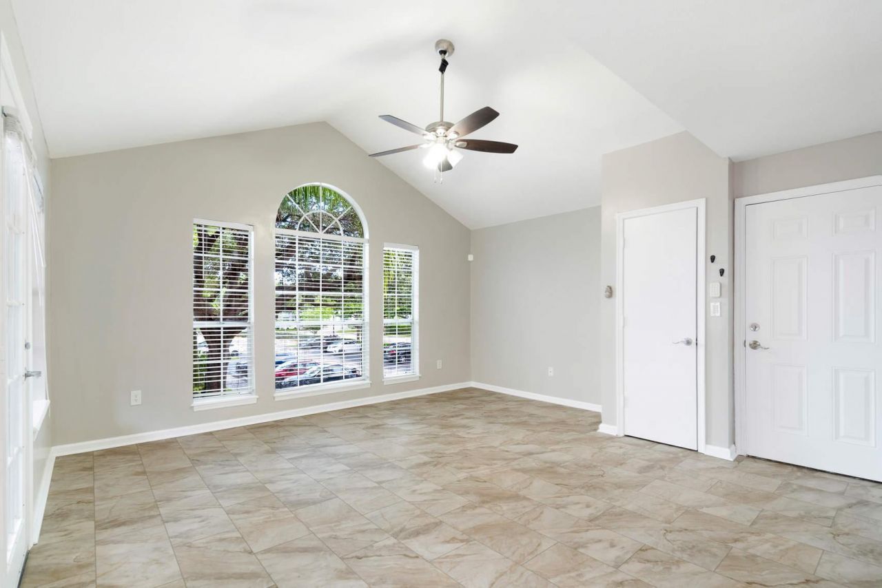 1055 Crystal Way, Unit J, Delray Beach, FL 33444 Photo