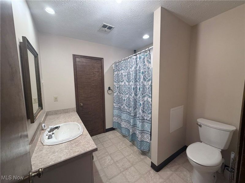 7620 Thompson Sharpsville Road NE, Burghill, OH 44404 Photo 8