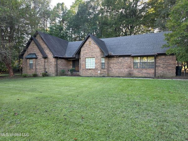 8625 Deer Creek Circle, Olive Branch, MS 38654