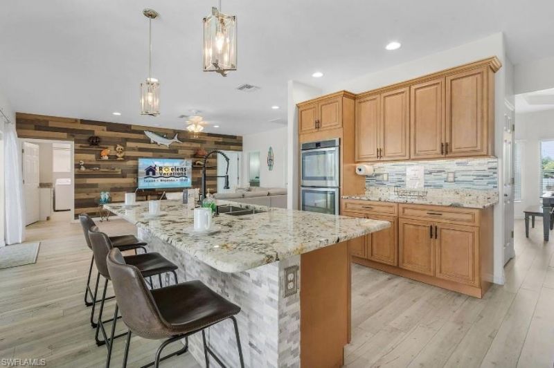 4885 E Riverside Dr, Fort Myers, FL 33905 Photo