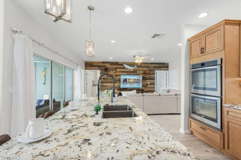 4885 E Riverside Dr, Fort Myers, FL 33905 Photo