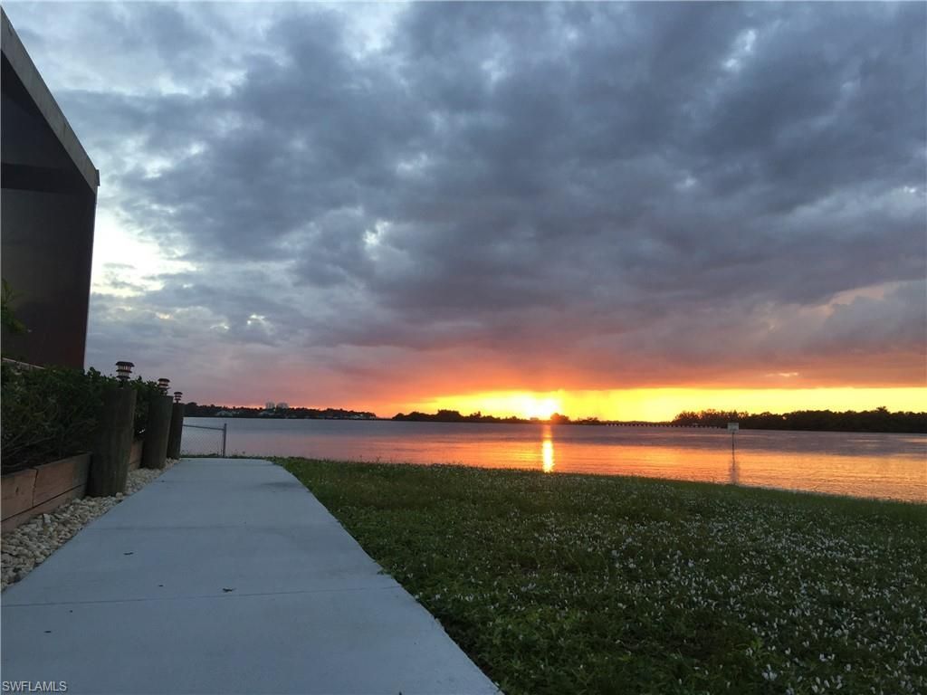 4885 E Riverside Dr, Fort Myers, FL 33905 Photo