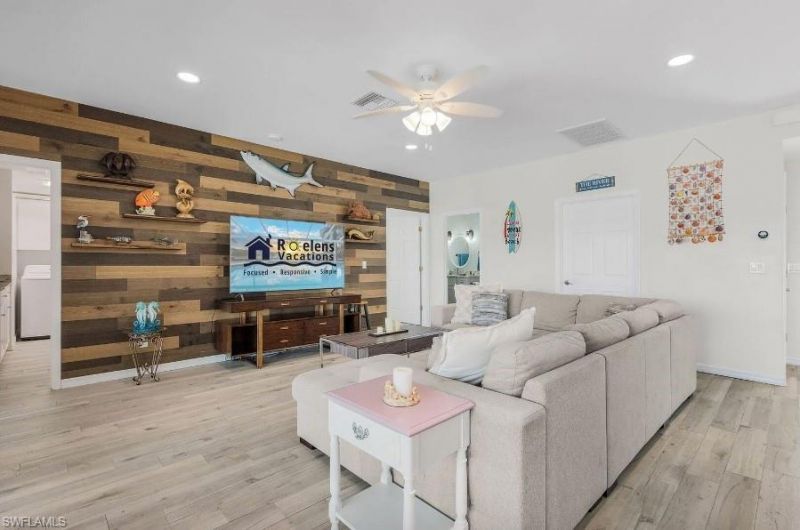 4885 E Riverside Dr, Fort Myers, FL 33905 Photo