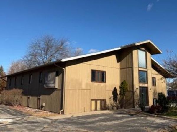 2650 McLeod Drive N , Saginaw, MI 48604