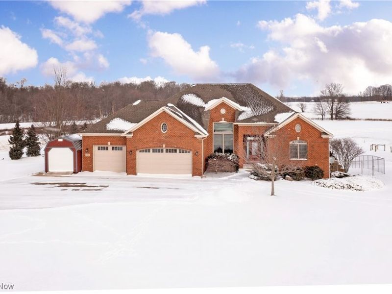 10366 Immel Street NE, Canton, OH 44721 Photo 2