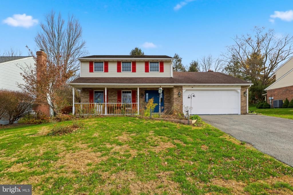 647 CANDLEWYCK ROAD, LANCASTER, PA 17601