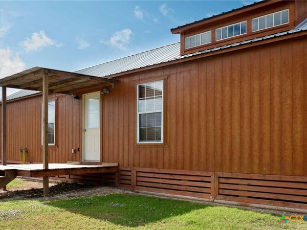 1101 W Houston Avenue, Seadrift, TX 77983