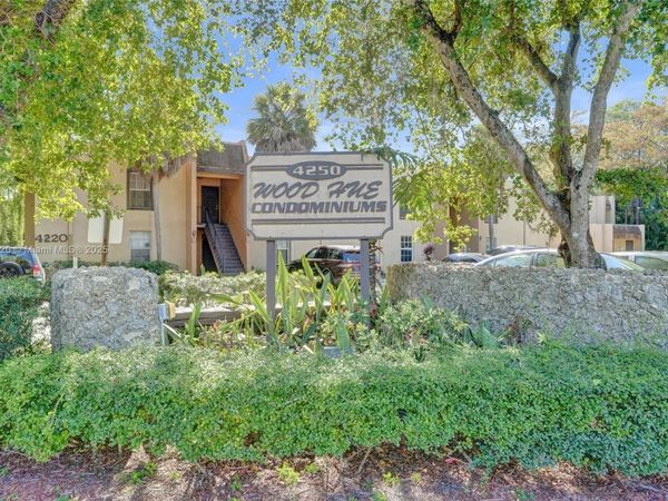 4220 NW 21st St, Unit 206, Lauderhill, FL 33313