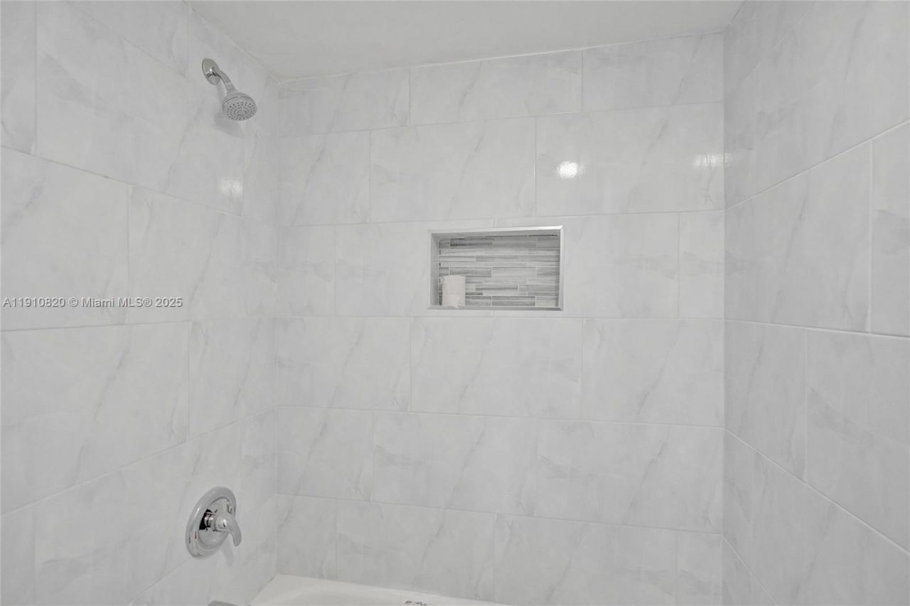 4220 NW 21st St, Unit 206, Lauderhill, FL 33313 Photo