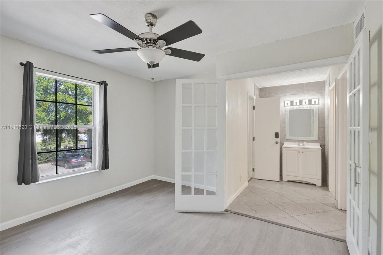 4220 NW 21st St, Unit 206, Lauderhill, FL 33313 Photo