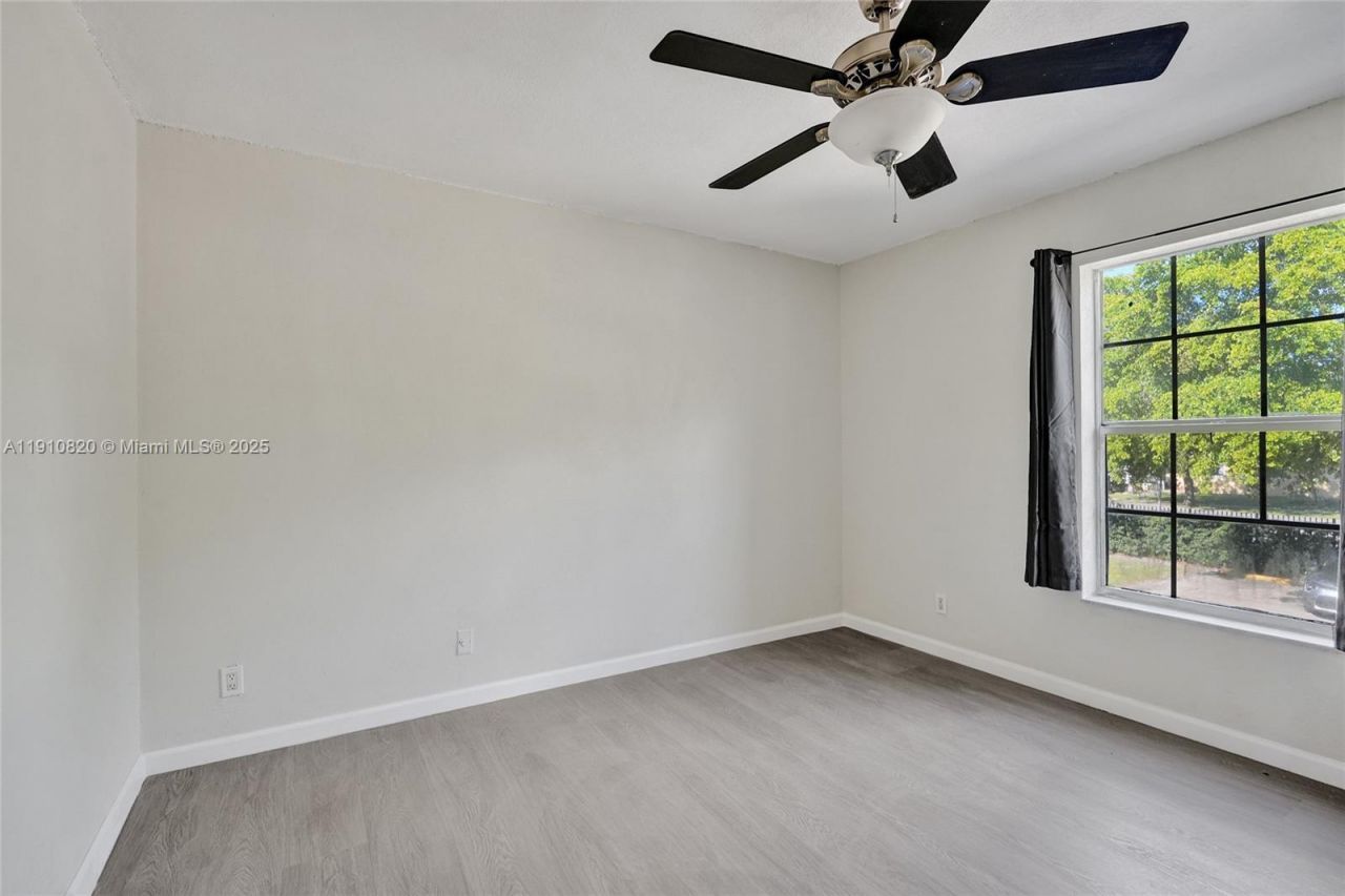 4220 NW 21st St, Unit 206, Lauderhill, FL 33313 Photo