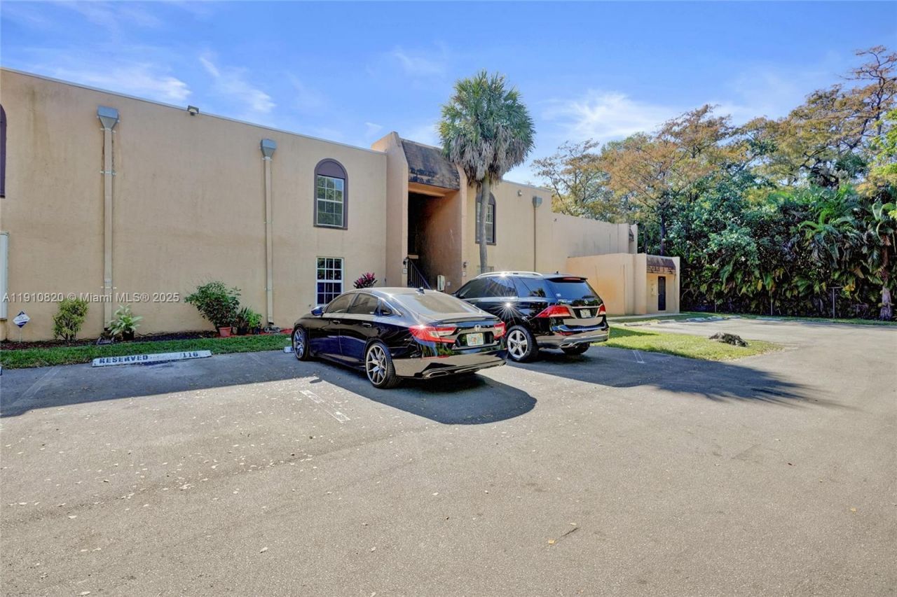 4220 NW 21st St, Unit 206, Lauderhill, FL 33313 Photo