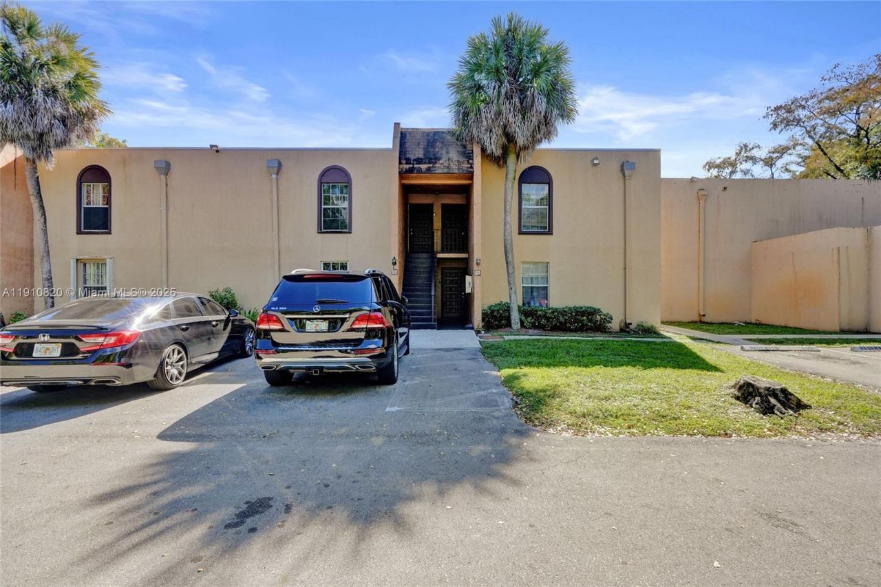 4220 NW 21st St, Unit 206, Lauderhill, FL 33313 Photo