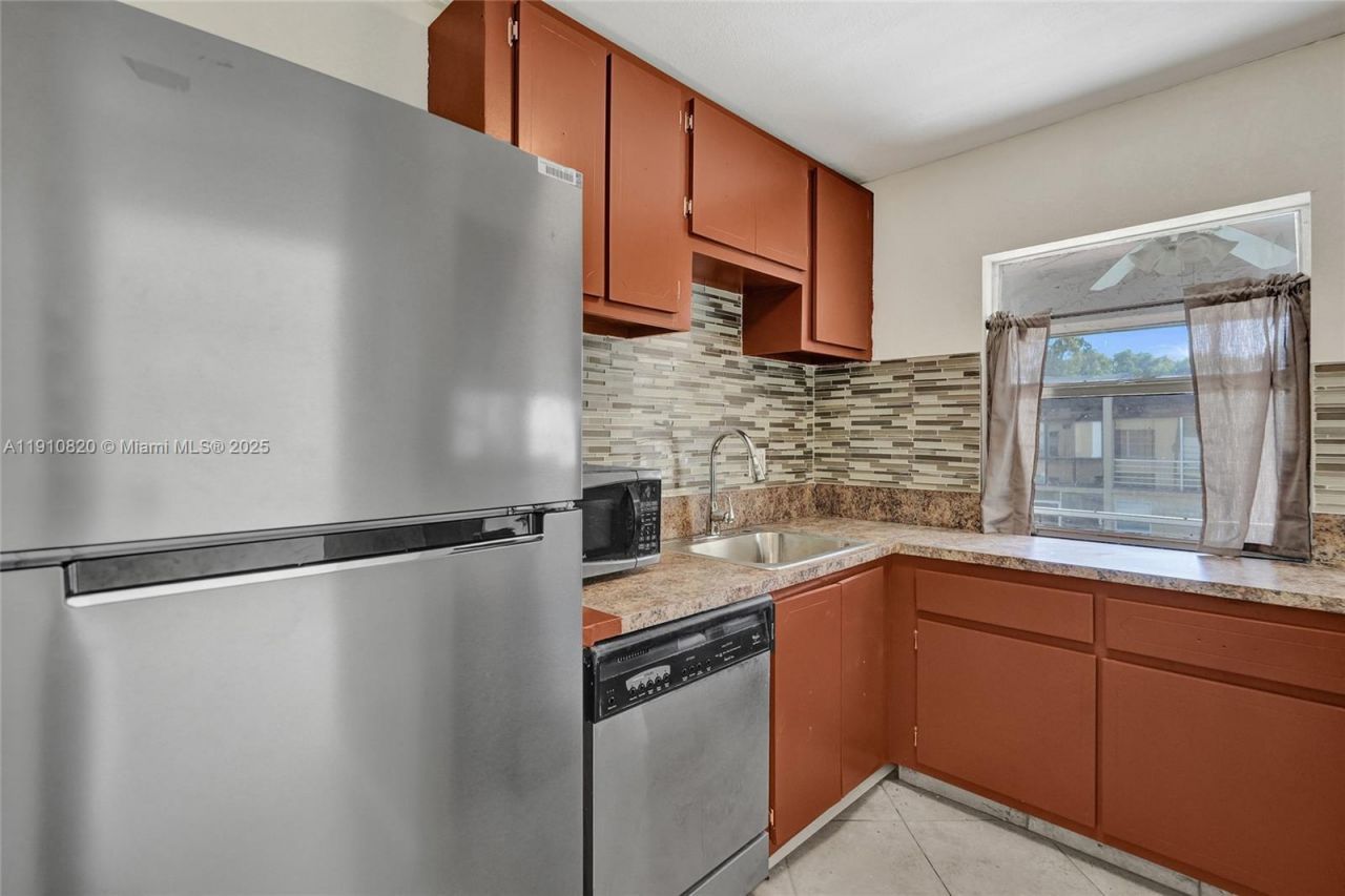 4220 NW 21st St, Unit 206, Lauderhill, FL 33313 Photo