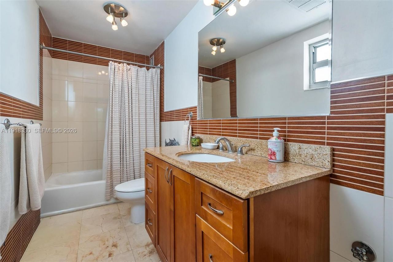 9102 W Bay Harbor Dr, Unit 2-DW, Bay Harbor Islands, FL 33154 Photo