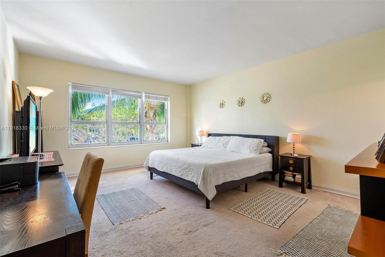 9102 W Bay Harbor Dr, Unit 2-DW, Bay Harbor Islands, FL 33154 Photo