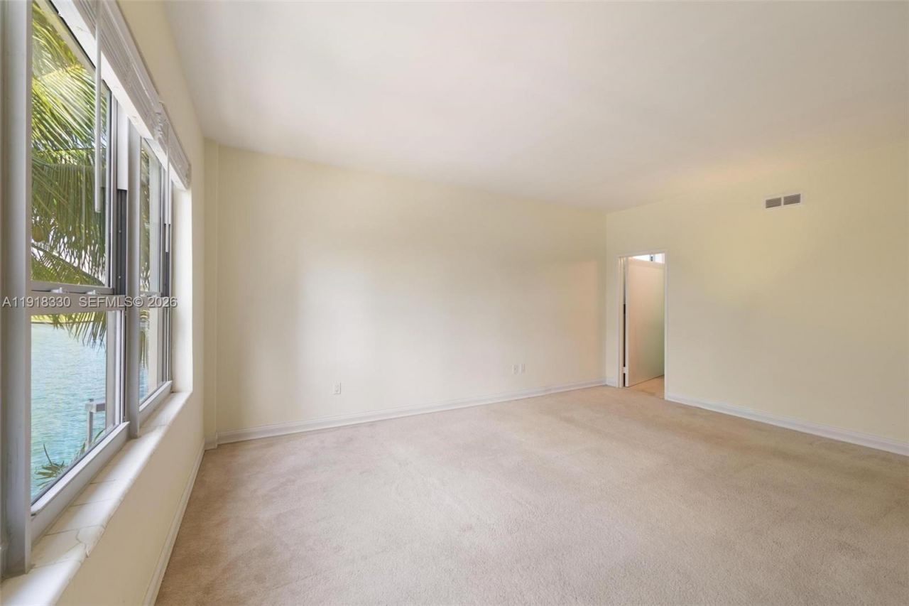 9102 W Bay Harbor Dr, Unit 2-DW, Bay Harbor Islands, FL 33154 Photo